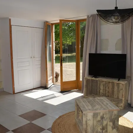 Zelie Ambillou-Château