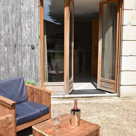 Zelie Apartment
