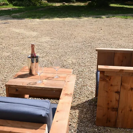 Zelie * Ambillou-Château