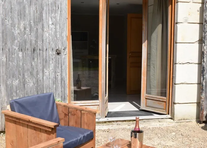 Zelie Ambillou-Château